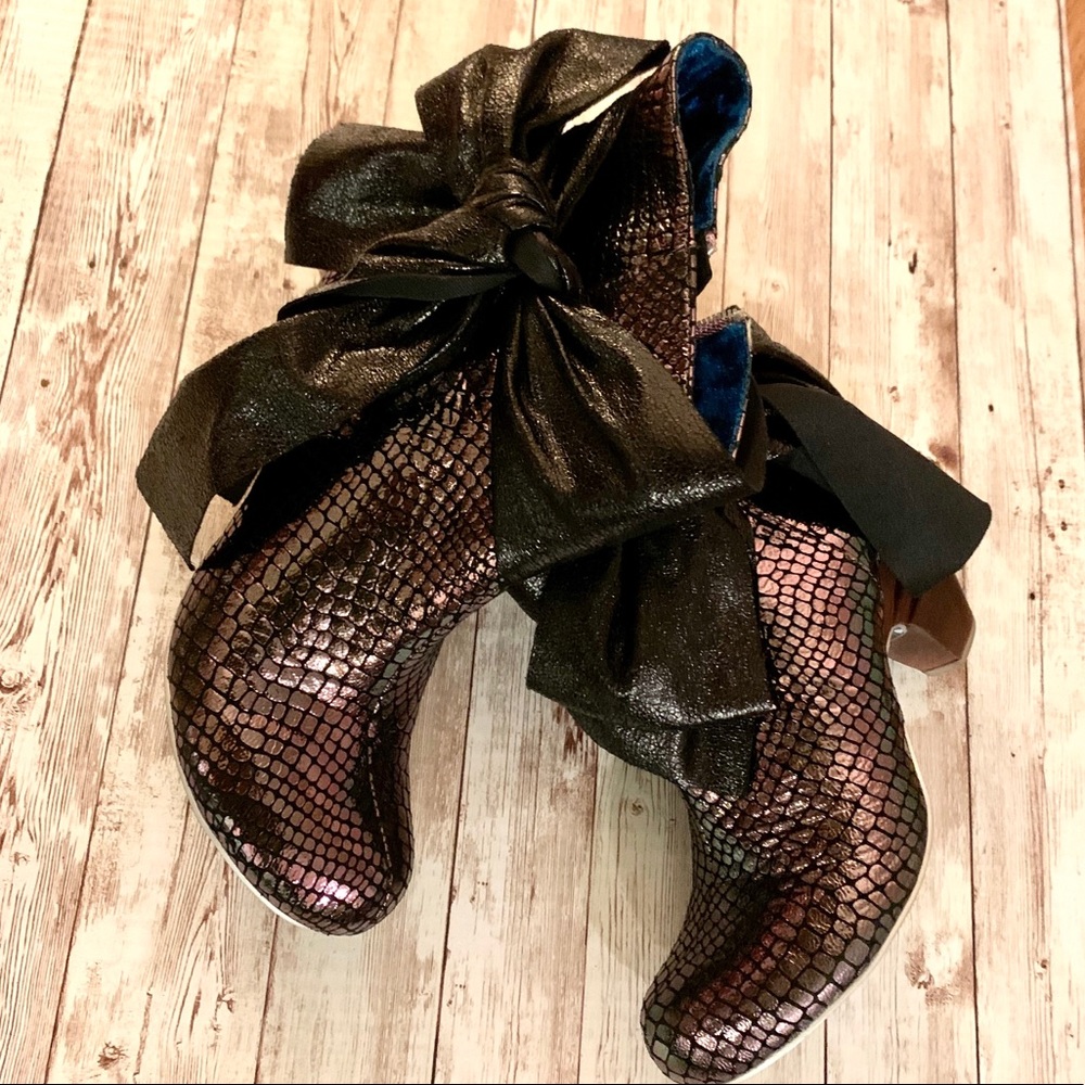 Irregular Choice “Power Struggle” Boot | 7.5M US